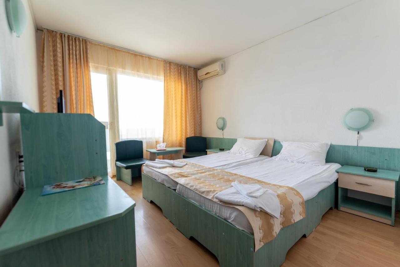 Hotel Capitol Юпитер Екстериор снимка