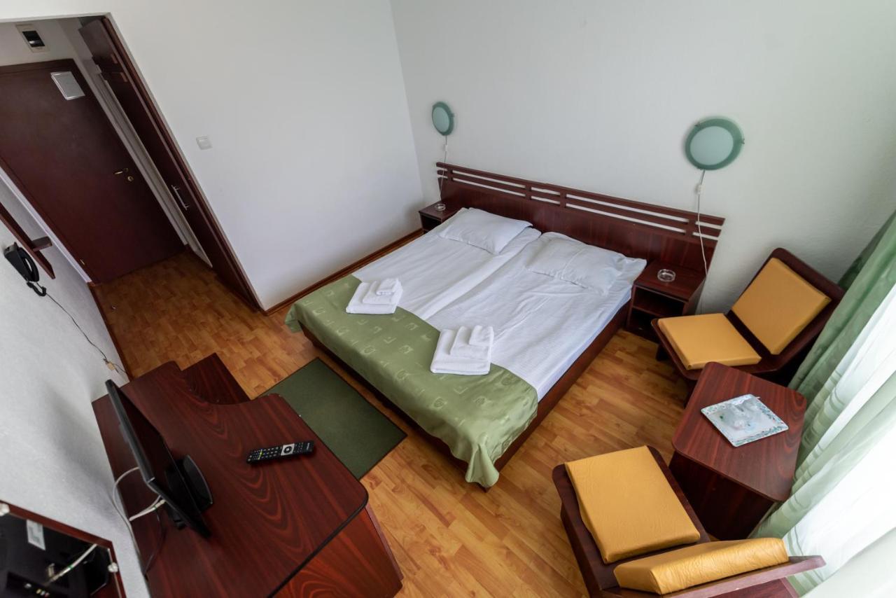 Hotel Capitol Юпитер Екстериор снимка