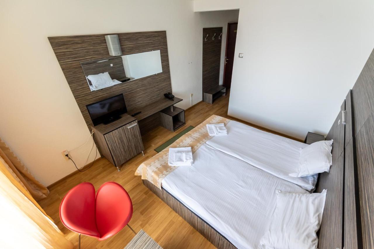 Hotel Capitol Юпитер Екстериор снимка