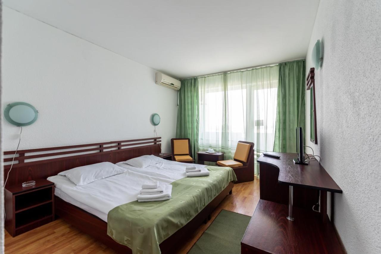Hotel Capitol Юпитер Екстериор снимка