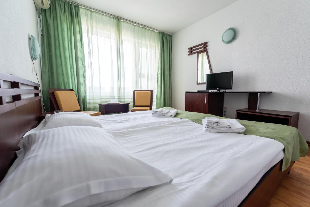 Hotel Capitol Юпитер Екстериор снимка