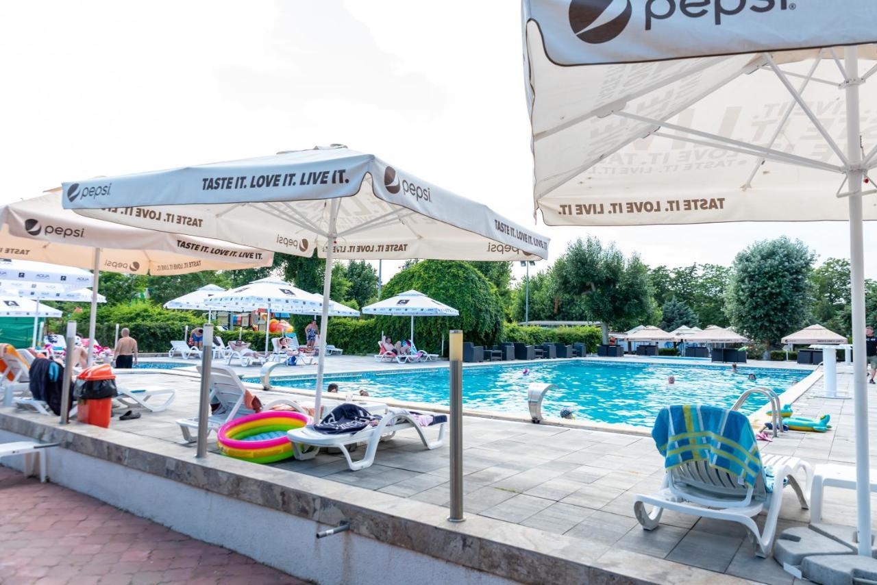 Hotel Capitol Юпитер Екстериор снимка