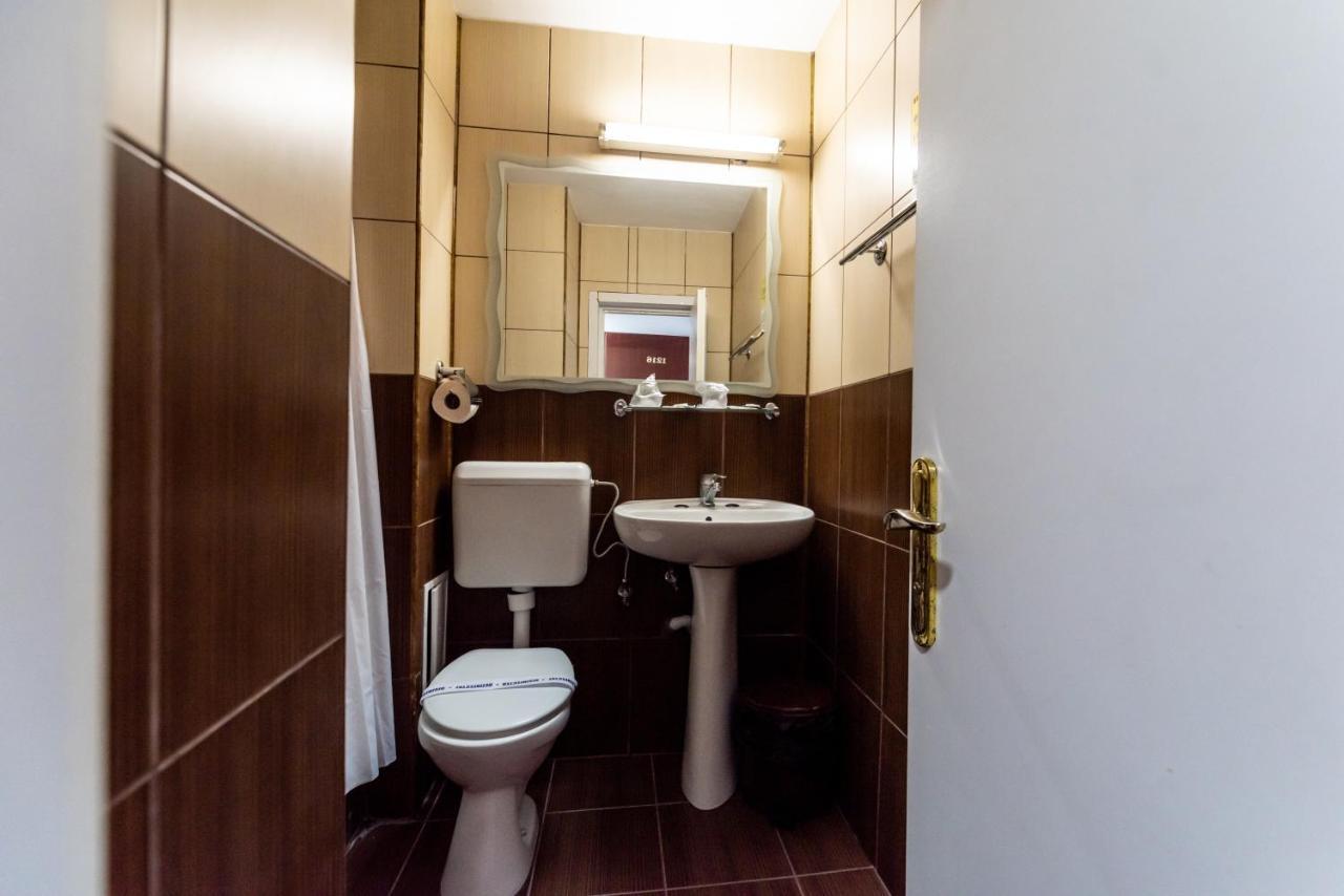 Hotel Capitol Юпитер Екстериор снимка