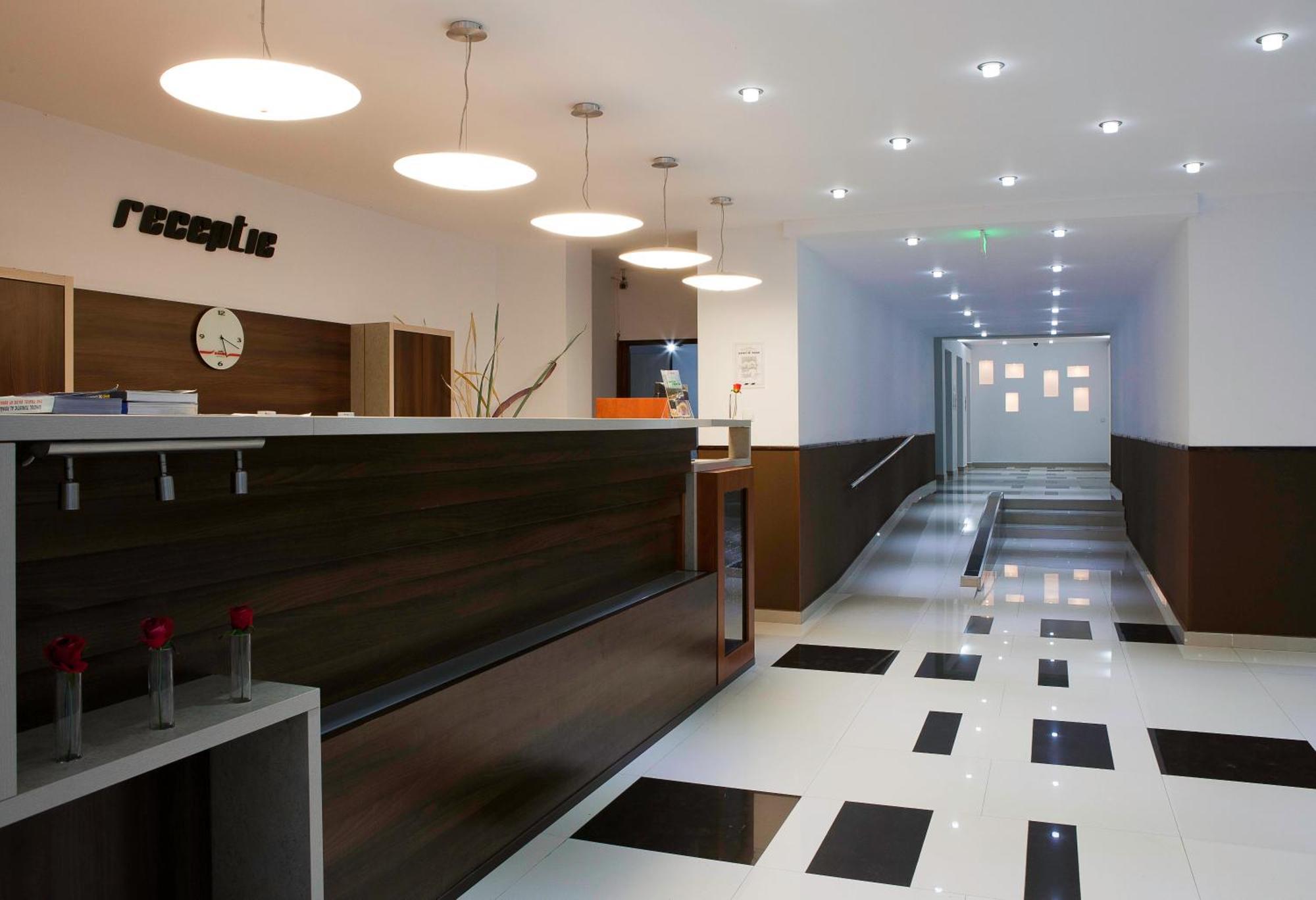 Hotel Capitol Юпитер Екстериор снимка