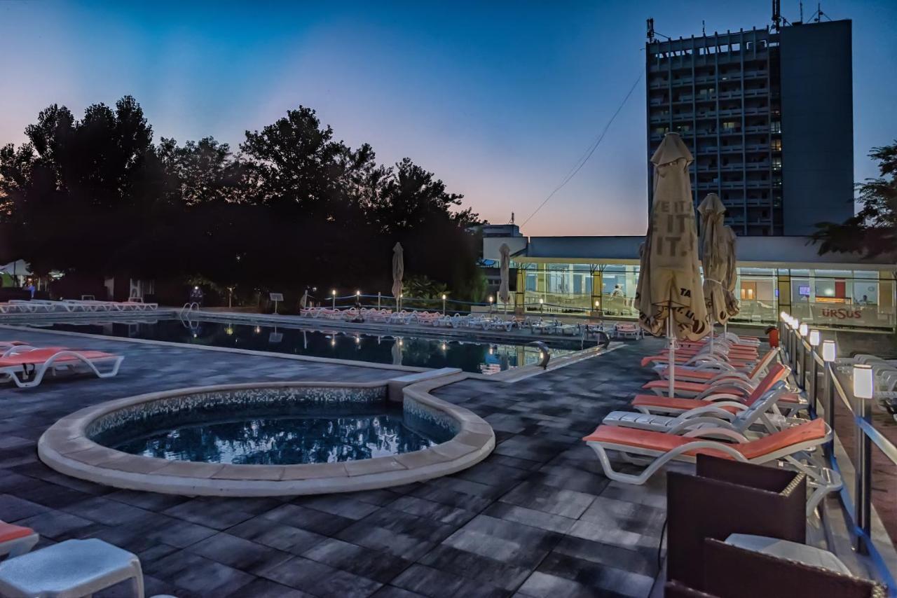 Hotel Capitol Юпитер Екстериор снимка