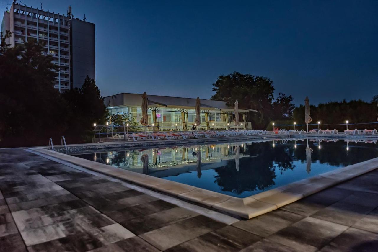 Hotel Capitol Юпитер Екстериор снимка